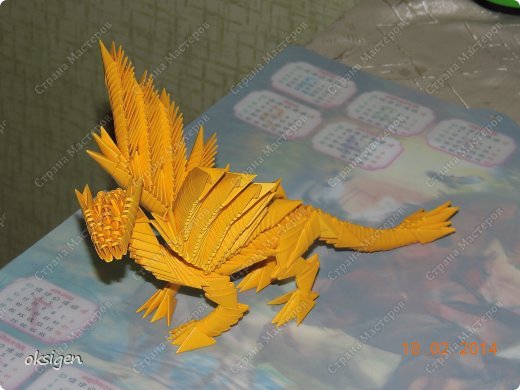 Трехглавый дракон из модулей оригами